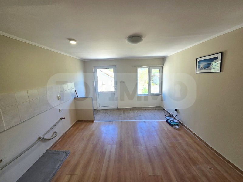 Продава КЪЩА, с. Дъбрава, област Добрич, снимка 4 - Къщи - 52479318