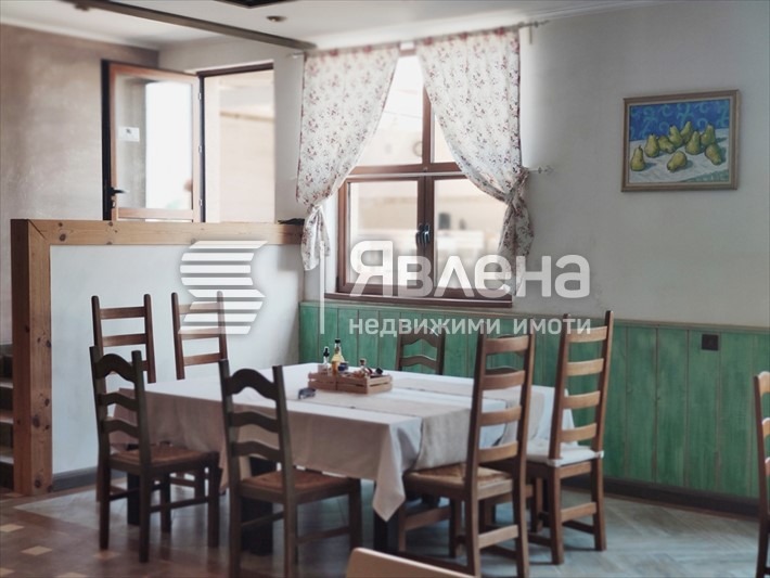 Продава ХОТЕЛ, с. Емона, област Бургас, снимка 15 - Хотели - 52448500