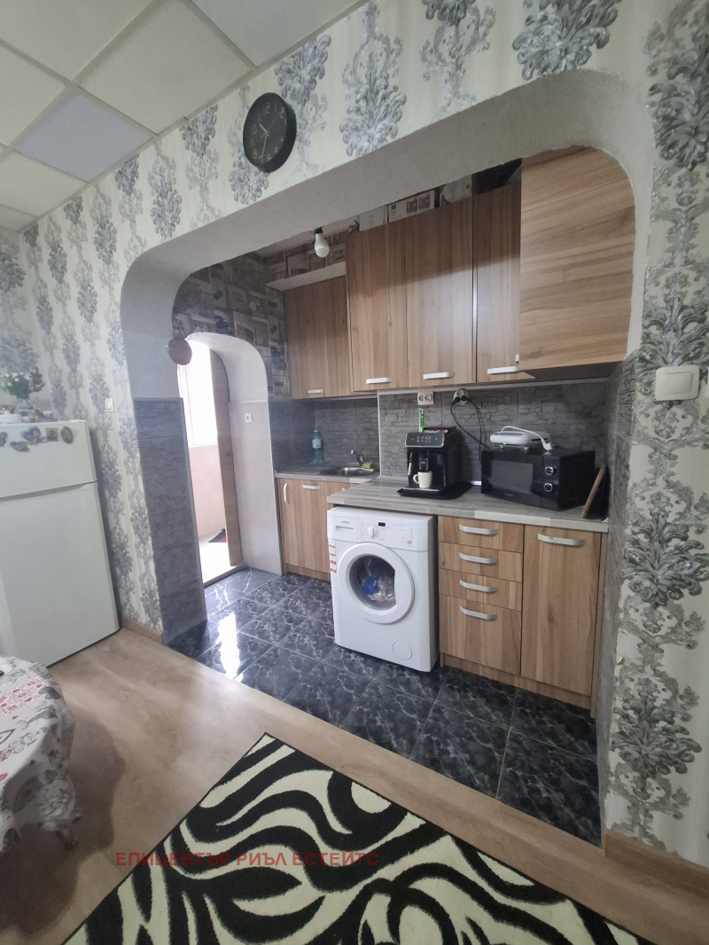 Продава  2-стаен град Перник , Христо Ботев , 50 кв.м | 41657317 - изображение [5]