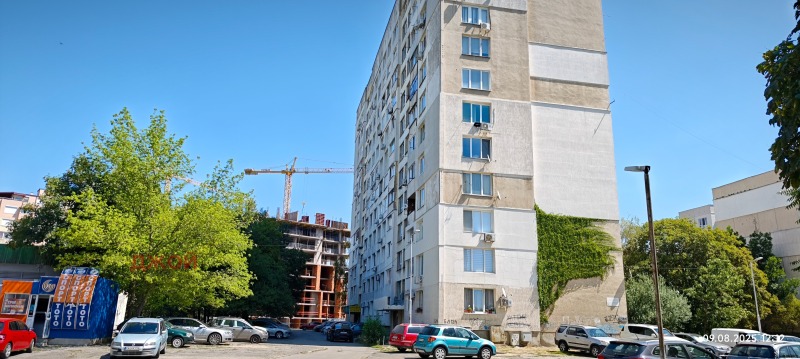Myytävänä  Studio Sofia , Družba 1 , 49 neliömetriä | 73997027
