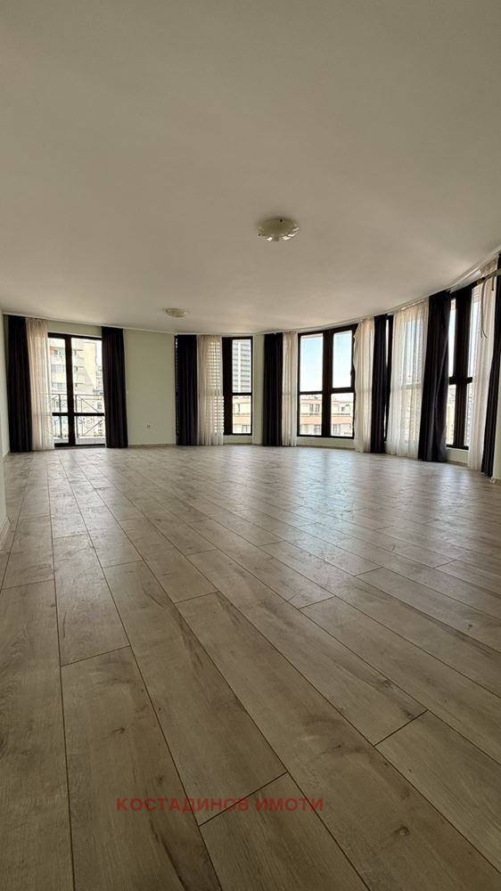 Eladó  3+ hálószoba Plovdiv , Karsijaka , 192 négyzetméter | 25954701