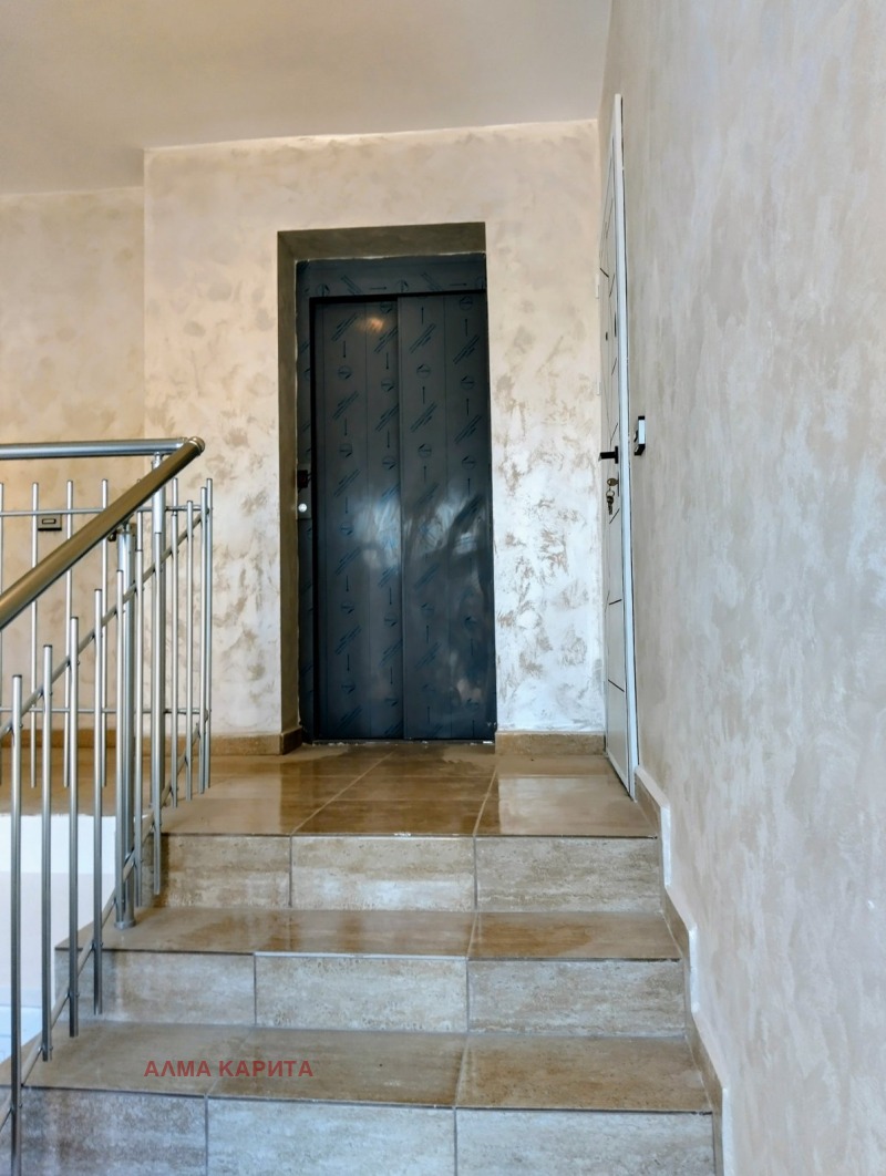 Продава ЕТАЖ ОТ КЪЩА, гр. Варна, Виница, снимка 4 - Етаж от къща - 52463916