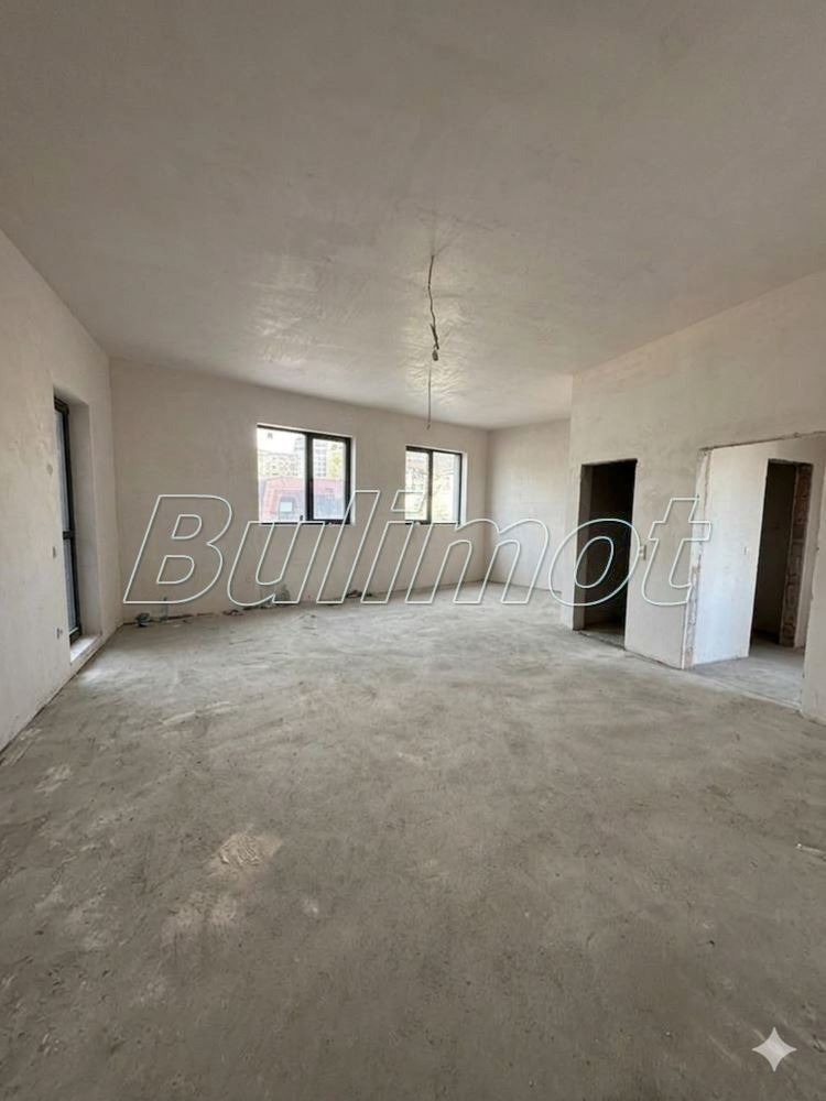 Продава ОФИС, гр. Варна, Възраждане 4