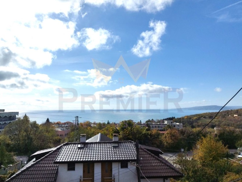 Продава КЪЩА, гр. Балчик, област Добрич