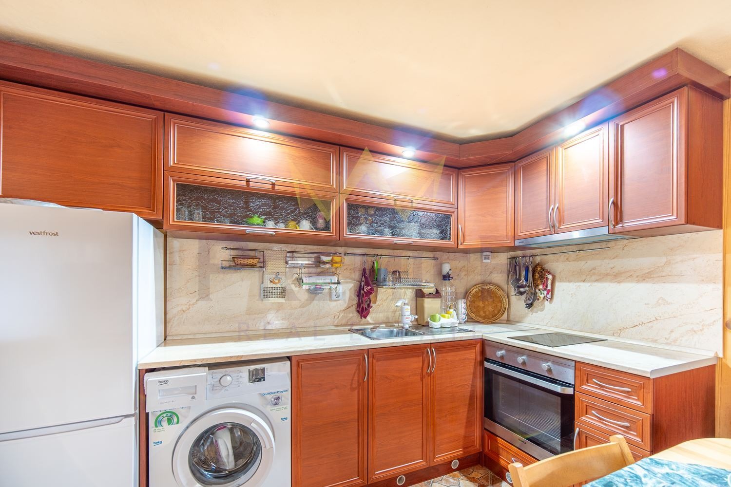 Продава КЪЩА, гр. Балчик, област Добрич, снимка 2 - Къщи - 53082935