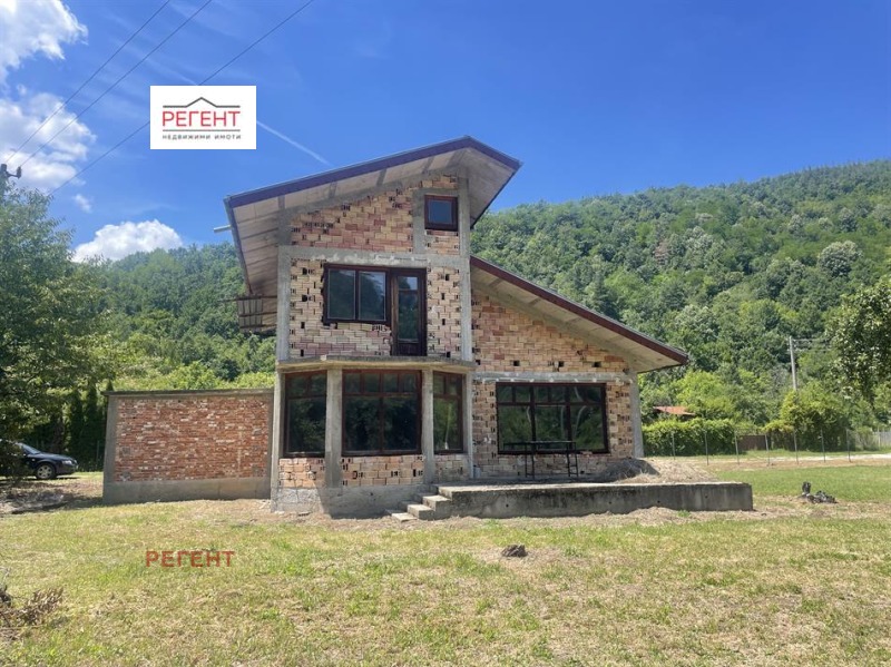 Продава КЪЩА в област Габрово, с. Карамичевци - 106 кв.м / 250 000 € » 488 957.50 лв., РЕГЕНТ