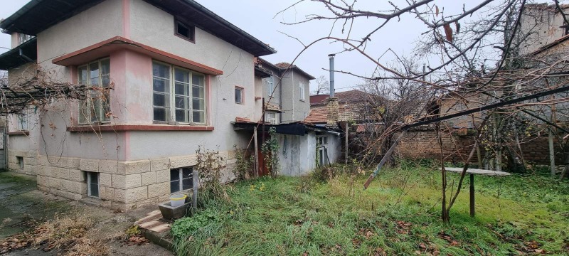 Продава КЪЩА в град Разград, Варош - 90 кв.м / 173 839.24 € » 340 000 лв., РОС -НЕДВИЖИМИ ИМОТИ