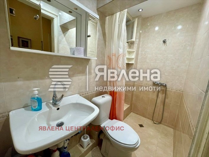 Продава ЕТАЖ ОТ КЪЩА, гр. София, Оборище, снимка 8 - Етаж от къща - 56331713