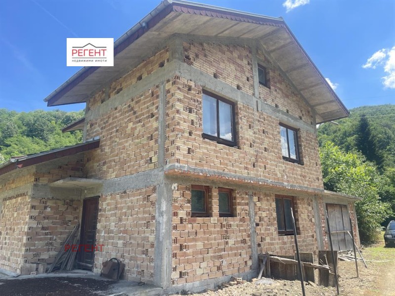 Продава КЪЩА, с. Карамичевци, област Габрово, снимка 3 - Къщи - 46780783