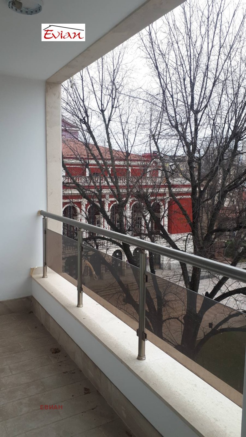 Продава 4-СТАЕН в град Русе, Център - 181 кв.м / 285 000 € » 557 411.55 лв., ЕВИАН