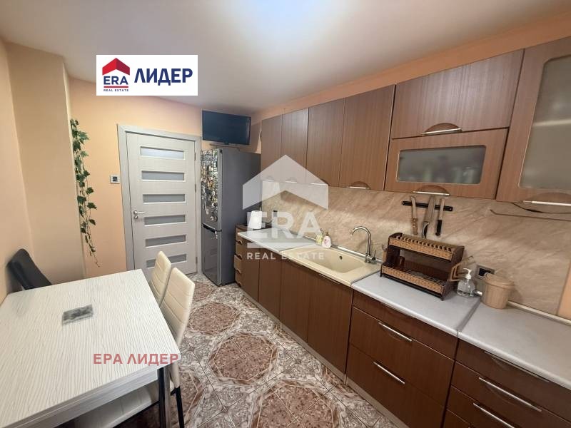 Продава 3-СТАЕН, гр. Русе, Родина 2, снимка 2 - Апартаменти - 54617723