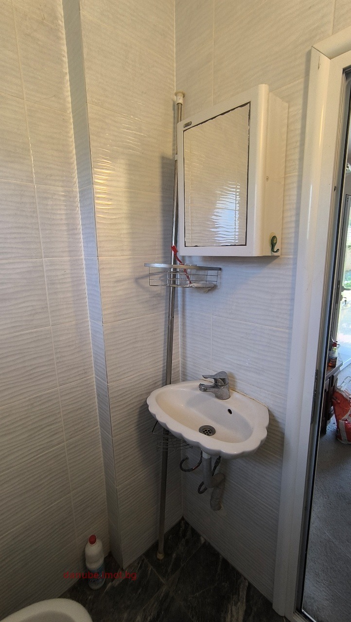 Продава КЪЩА, с. Костанденец, област Разград, снимка 12 - Къщи - 55879468