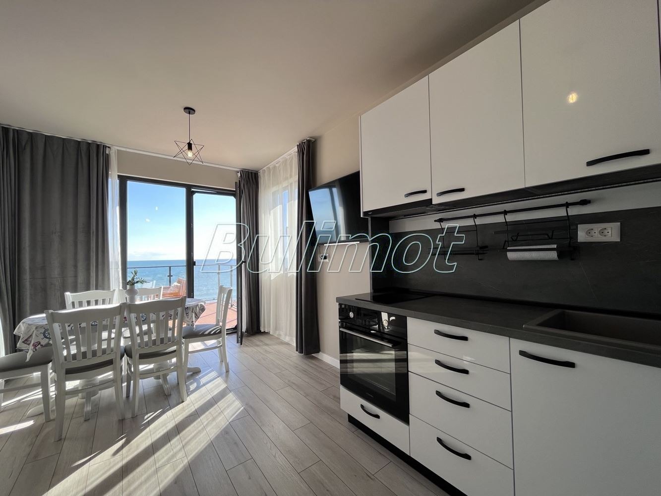 Продава 3-СТАЕН, гр. Варна, к.к. Чайка, снимка 2 - Апартаменти - 47800600