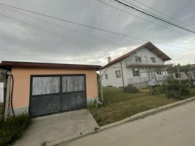 Продажба на имоти в гр. Вълчи дол, област Варна — страница 2 - изображение 2 