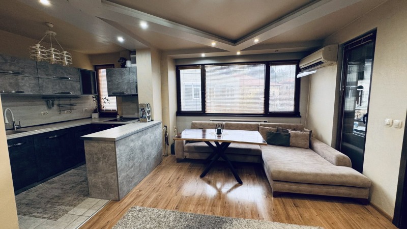 Продава 3-СТАЕН, град Хасково, Център • 175000 € / 342270.25 лв. • 81903704 1