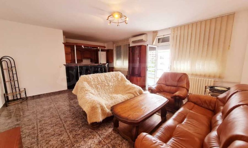 Продава  Многостаен, град Велико Търново, Център •  199 000 EUR • ID 80807828 — holmes.bg - [1] 