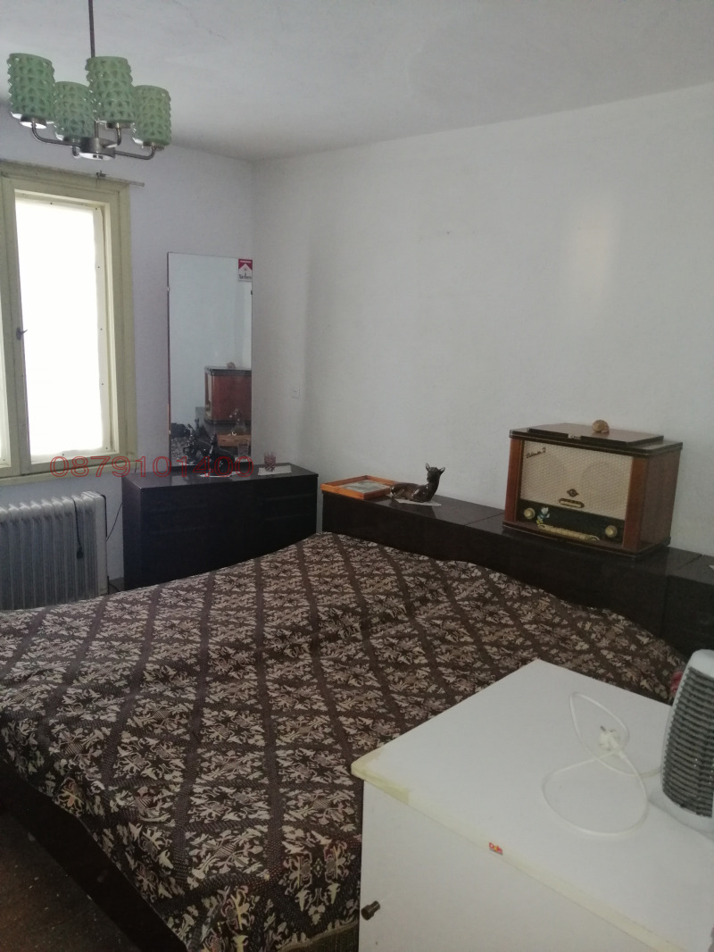 Продава ЕТАЖ ОТ КЪЩА, гр. Елена, област Велико Търново, снимка 5 - Етаж от къща - 52786441