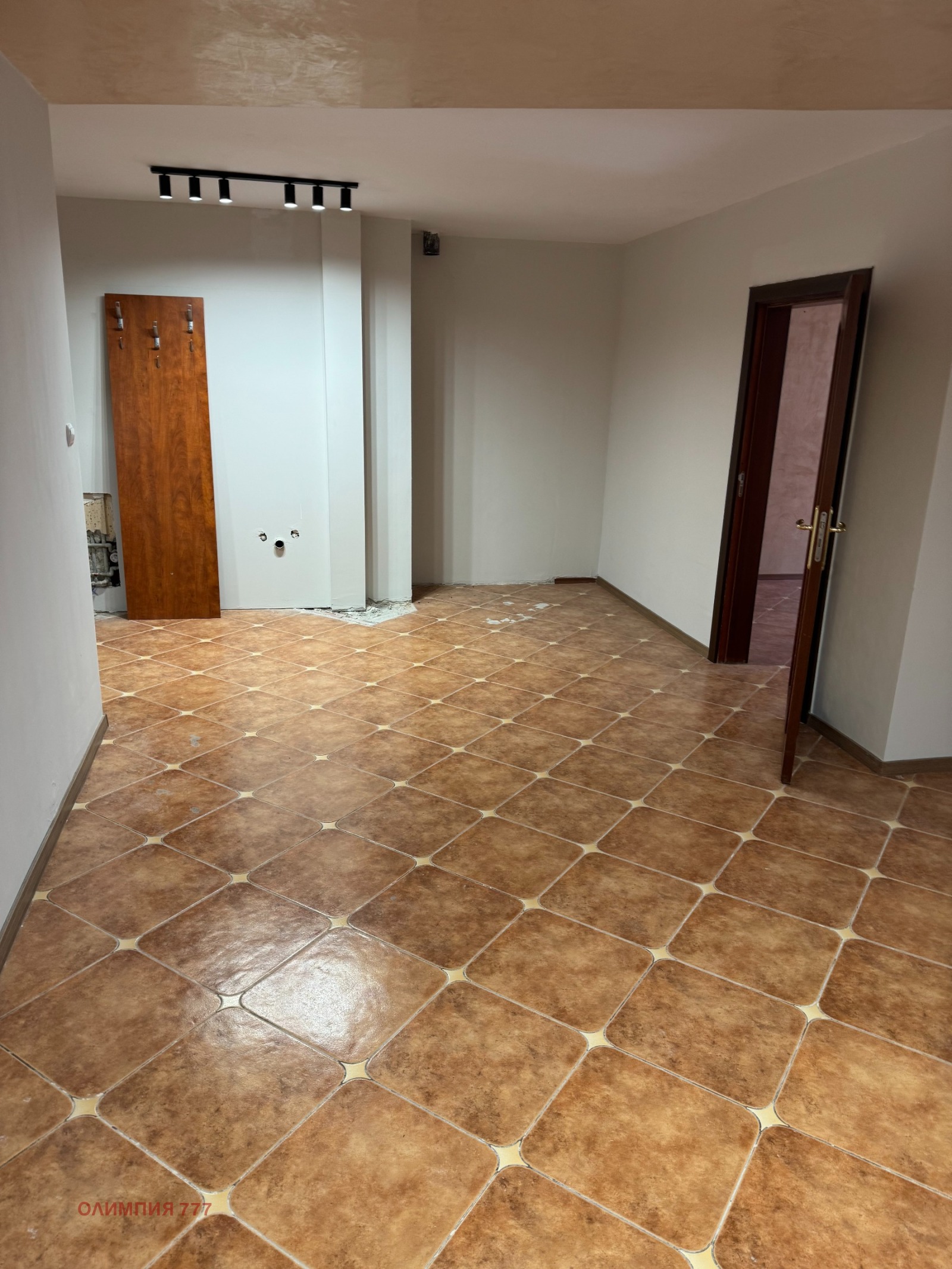 Продава 3-СТАЕН, гр. Плевен, Идеален център, снимка 4 - Апартаменти - 53629945