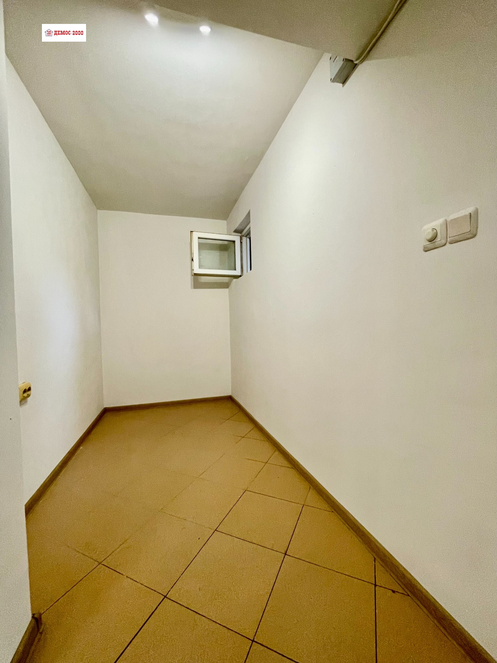 Продава ОФИС, гр. Варна, Погреби, снимка 4 - Офиси - 56456911