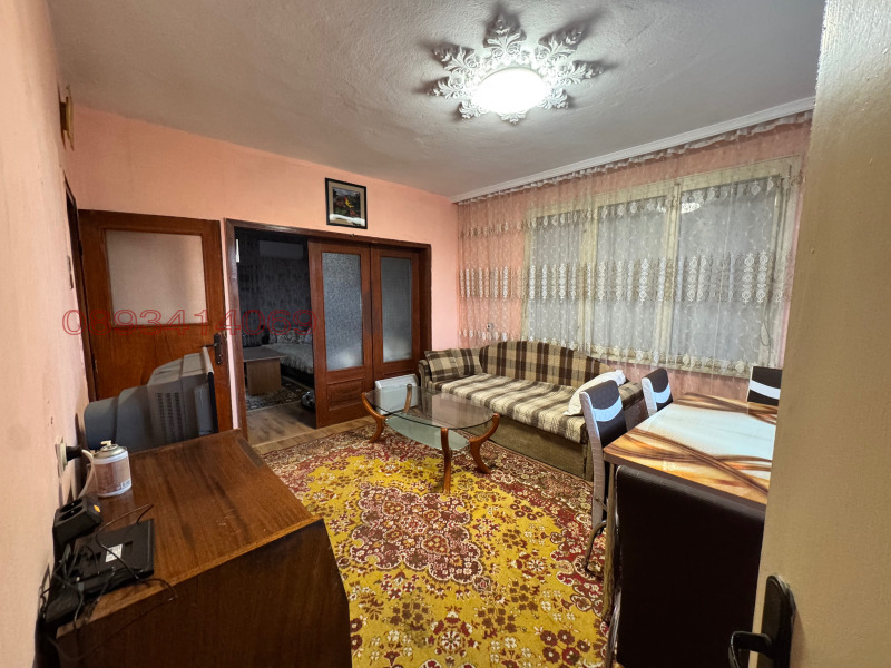 Продава МНОГОСТАЕН, гр. Полски Тръмбеш, област Велико Търново, снимка 2 - Апартаменти - 52964393