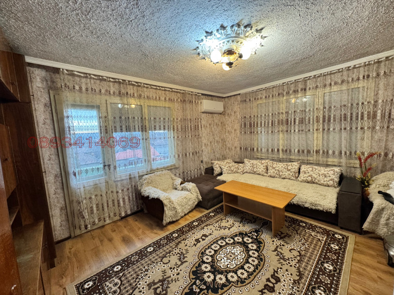 Продава МНОГОСТАЕН, гр. Полски Тръмбеш, област Велико Търново