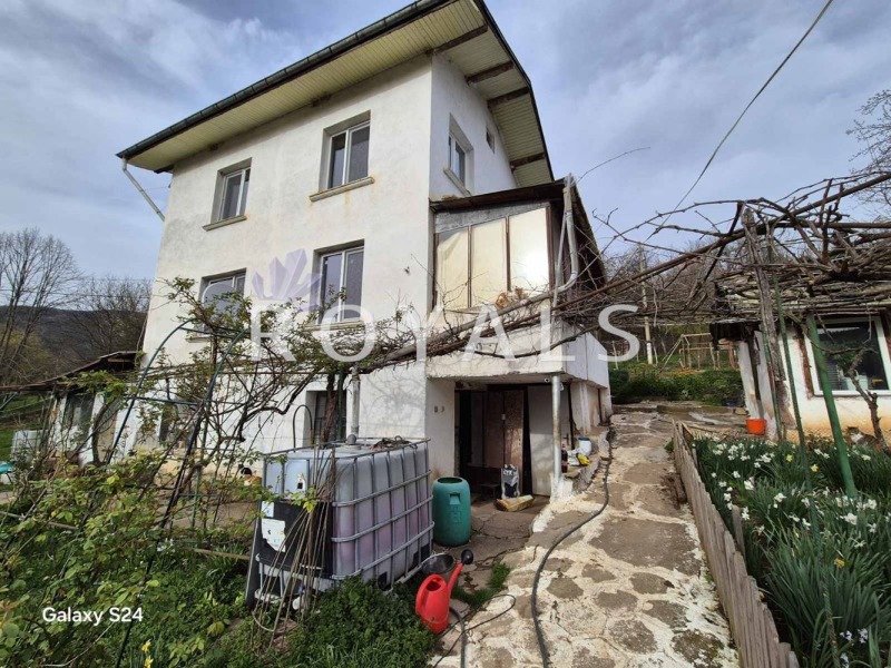 En venta  Casa región Sofia , Pravets , 150 metros cuadrados | 67619871 - imagen [2]