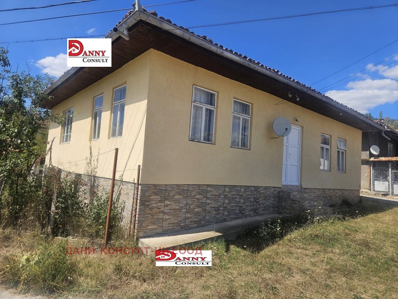 Продава КЪЩА, гр. Елена, област Велико Търново, снимка 2 - Къщи - 53247823