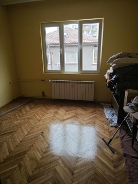 2 quartos Idealen centar, Pleven 2