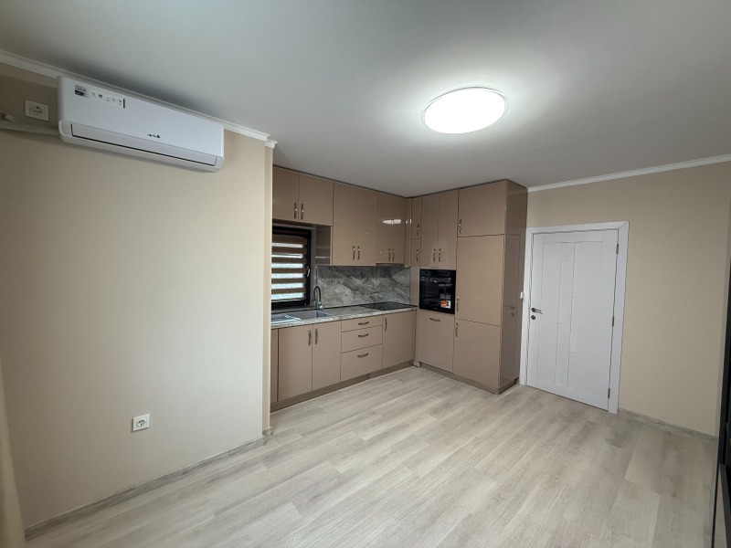 Продава 2-СТАЕН, гр. Търговище, Вароша, снимка 2 - Апартаменти - 48519509