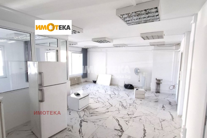 En venta  Oficina Sofia , Strelbishte , 152 metros cuadrados | 24105350