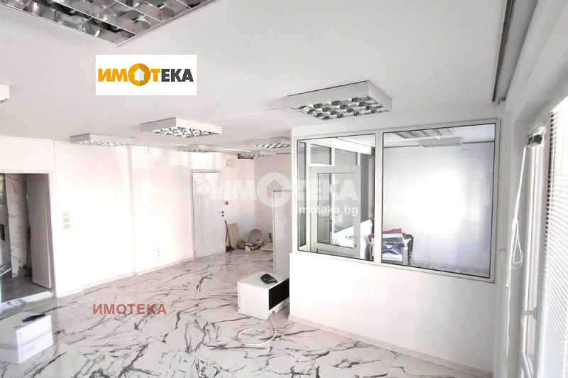 En venta  Oficina Sofia , Strelbishte , 152 metros cuadrados | 24105350 - imagen [2]