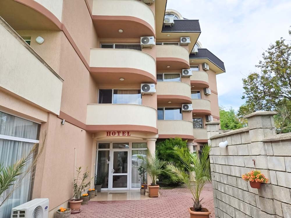 Продава ХОТЕЛ, гр. Балчик, област Добрич, снимка 4 - Хотели - 54311890