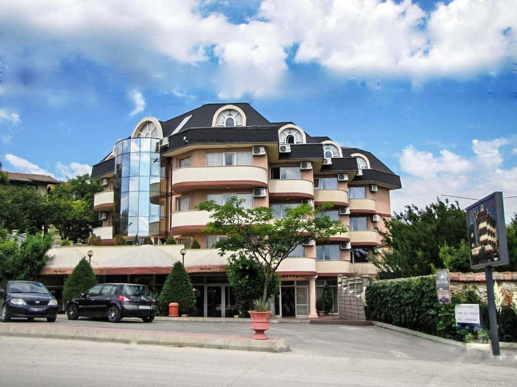 Продава ХОТЕЛ, гр. Балчик, област Добрич, снимка 3 - Хотели - 54311890