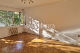 Продава 2-стаен