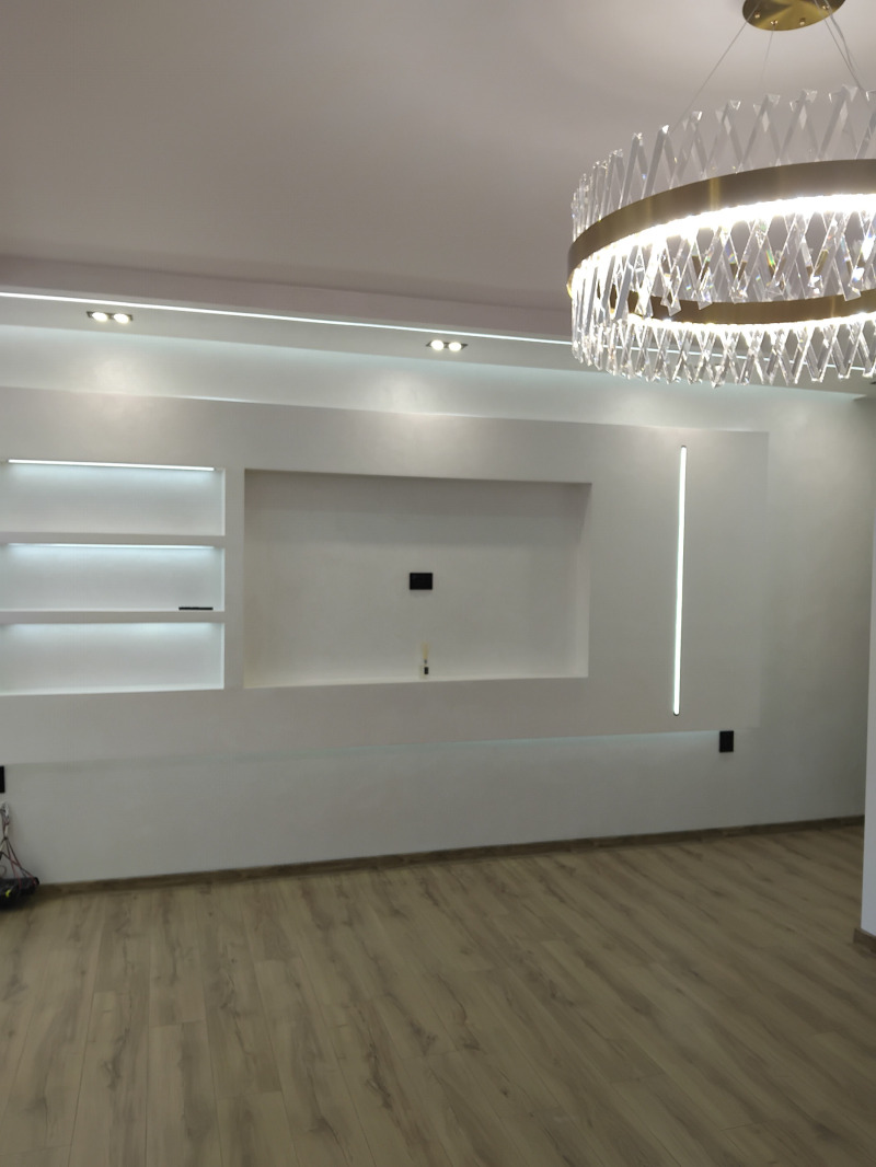 Продава 3-СТАЕН, гр. Добрич, Свети Георги, снимка 2 - Апартаменти - 53418421