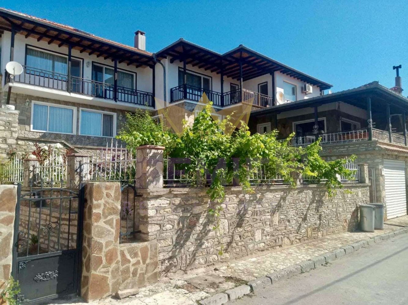 Продава КЪЩА, гр. Балчик, област Добрич