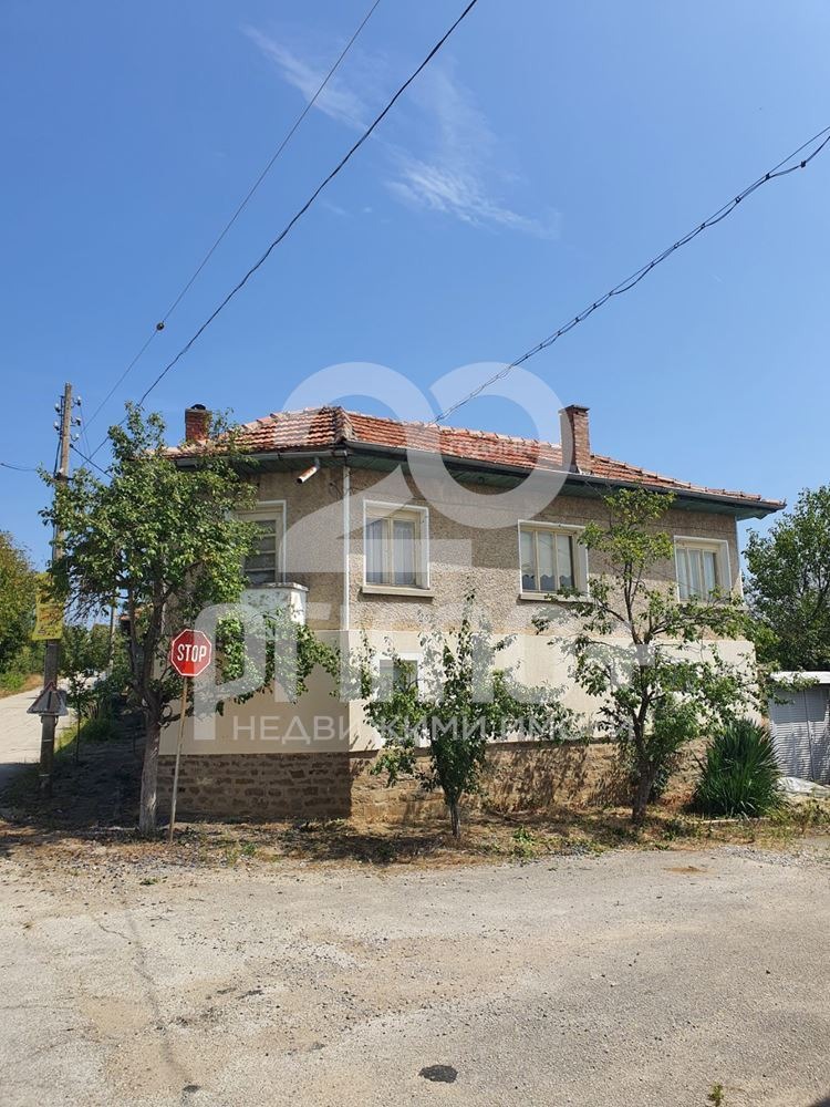 Продава КЪЩА, с. Косарка, област Габрово