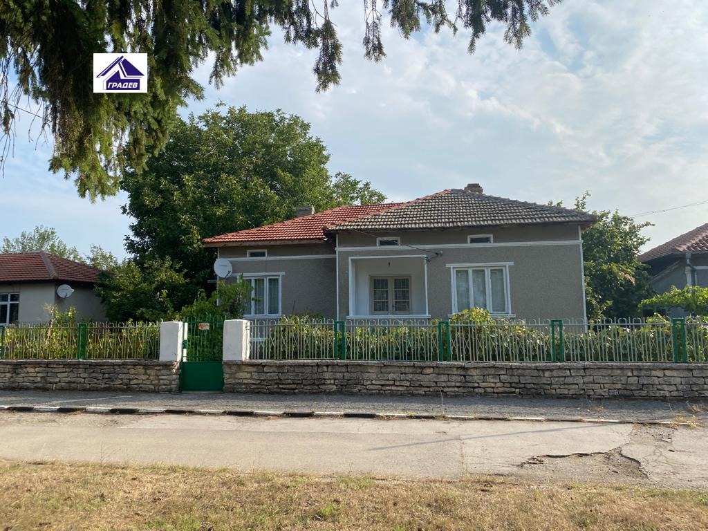 Продава КЪЩА, с. Соколово, област Добрич, снимка 2 - Къщи - 42778562