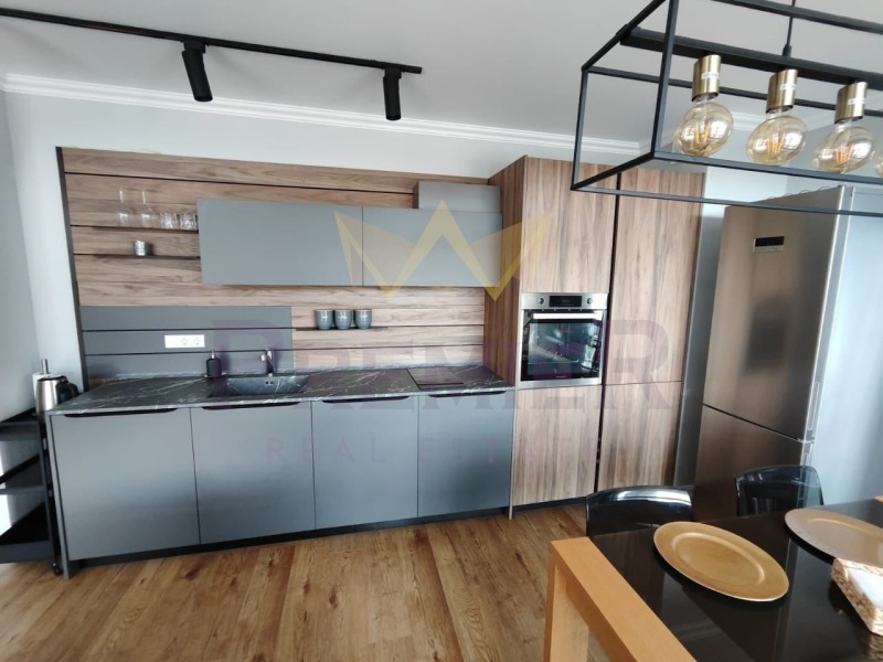 Продава 3-СТАЕН, гр. Варна, Бриз