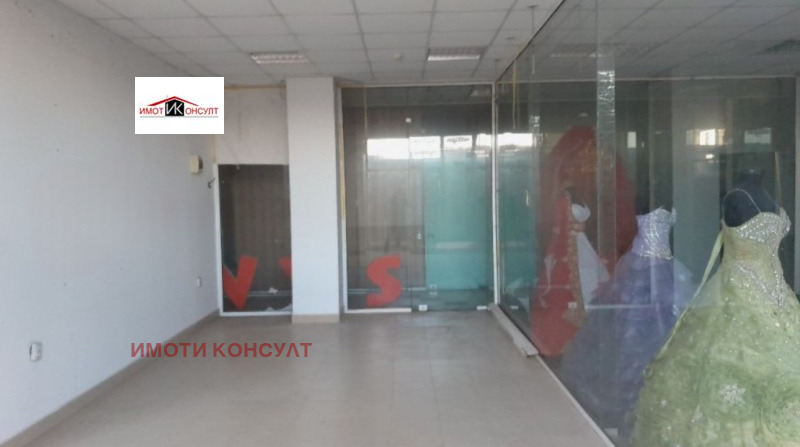 Te koop  Winkel Veliko Tarnovo , Tsentar , 32 m² | 17580065