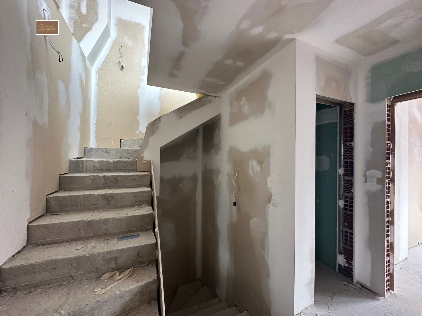 Продава МЕЗОНЕТ, гр. София, Бъкстон, снимка 11 - Апартаменти - 54698090