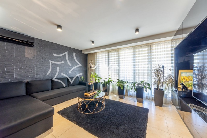 À venda  2 quartos Varna , m-t Dolna Traka , 151 m² | 39648767