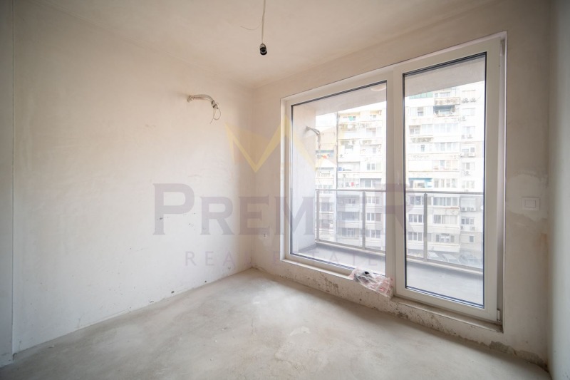 Продава 3-СТАЕН, гр. Варна, Лятно кино Тракия, снимка 3 - Апартаменти - 53165779