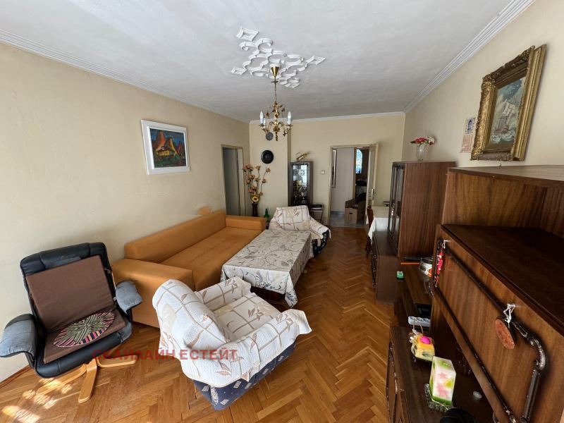 Продава 3-СТАЕН, гр. София, Стрелбище, снимка 2 - Апартаменти - 56118936