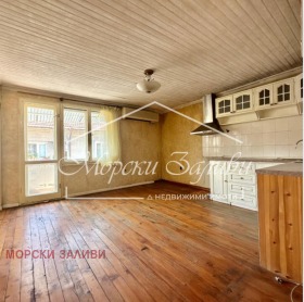 3+ camere da letto Tsentar, Burgas