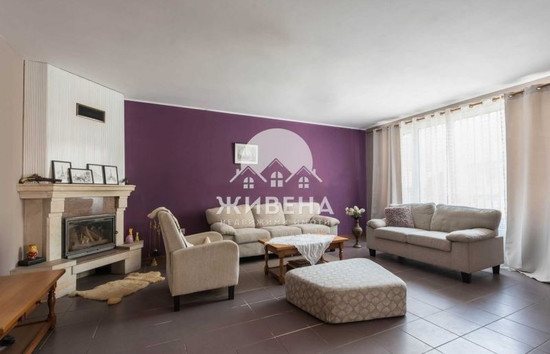 Продава КЪЩА, гр. Варна, Център, снимка 3 - Къщи - 54289428