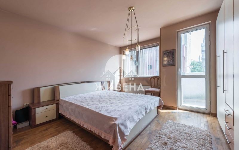 Продава КЪЩА, гр. Варна, Център, снимка 6 - Къщи - 54289428