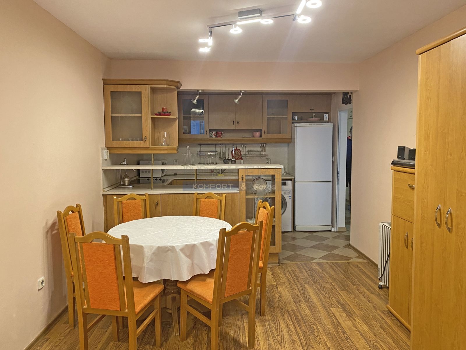 Продава 3-СТАЕН, гр. Варна, Окръжна болница-Генерали, снимка 4 - Апартаменти - 54344297