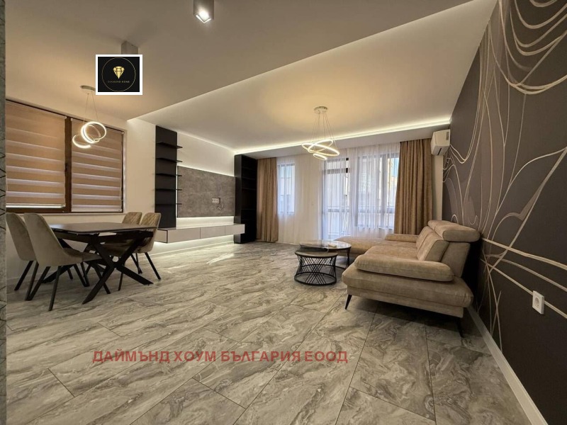 À venda  2 quartos Plovdiv , Ostromila , 118 m² | 48114158