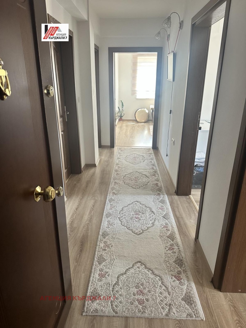 Продава  4-стаен град Кърджали , Студен кладенец , 110 кв.м | 82170290 - изображение [3]